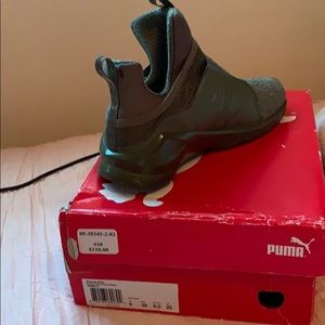 “burnt olive” pumas !